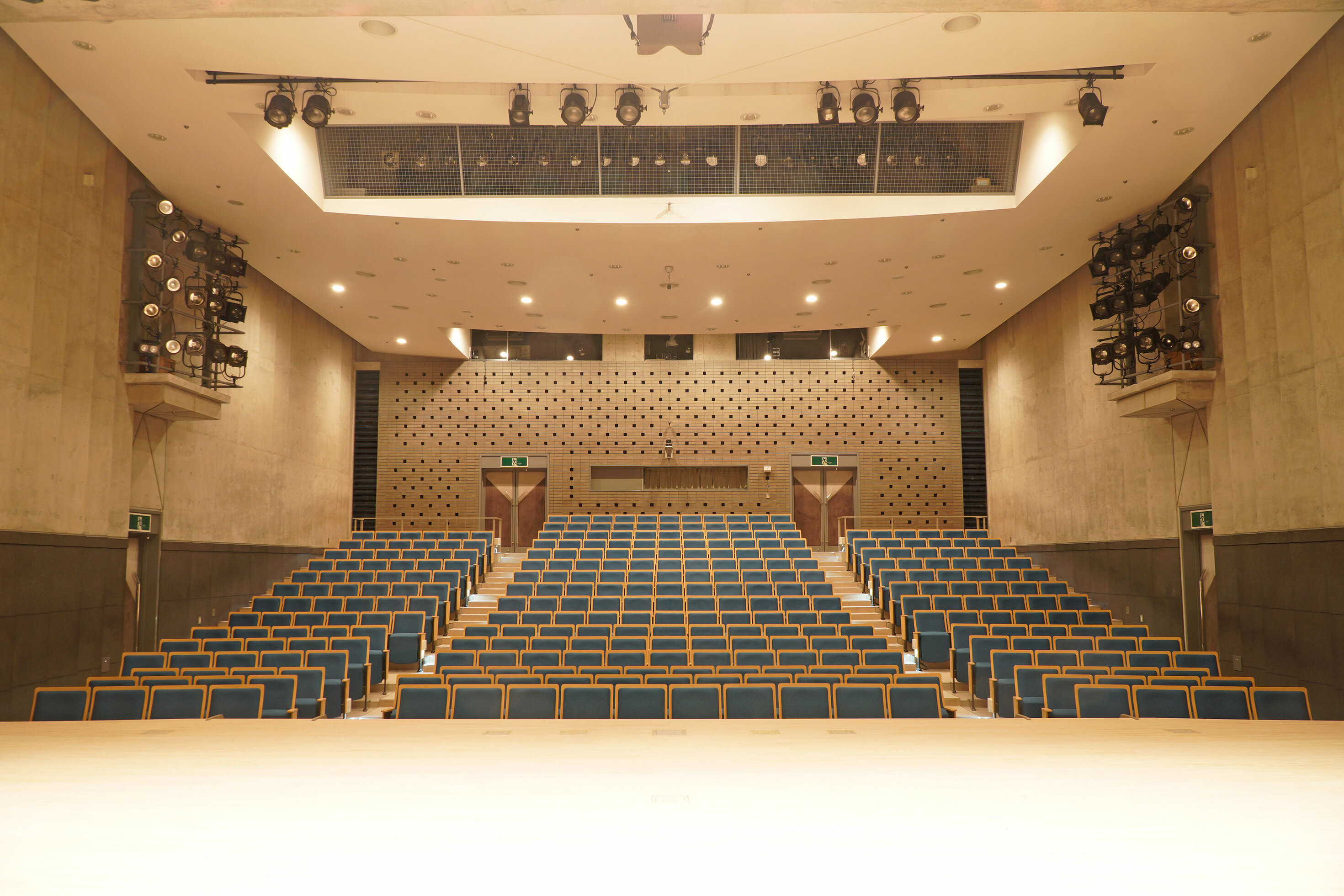 八尾市文化会館プリズムホール | 施設検索 | 大阪でのMICE開催は大阪