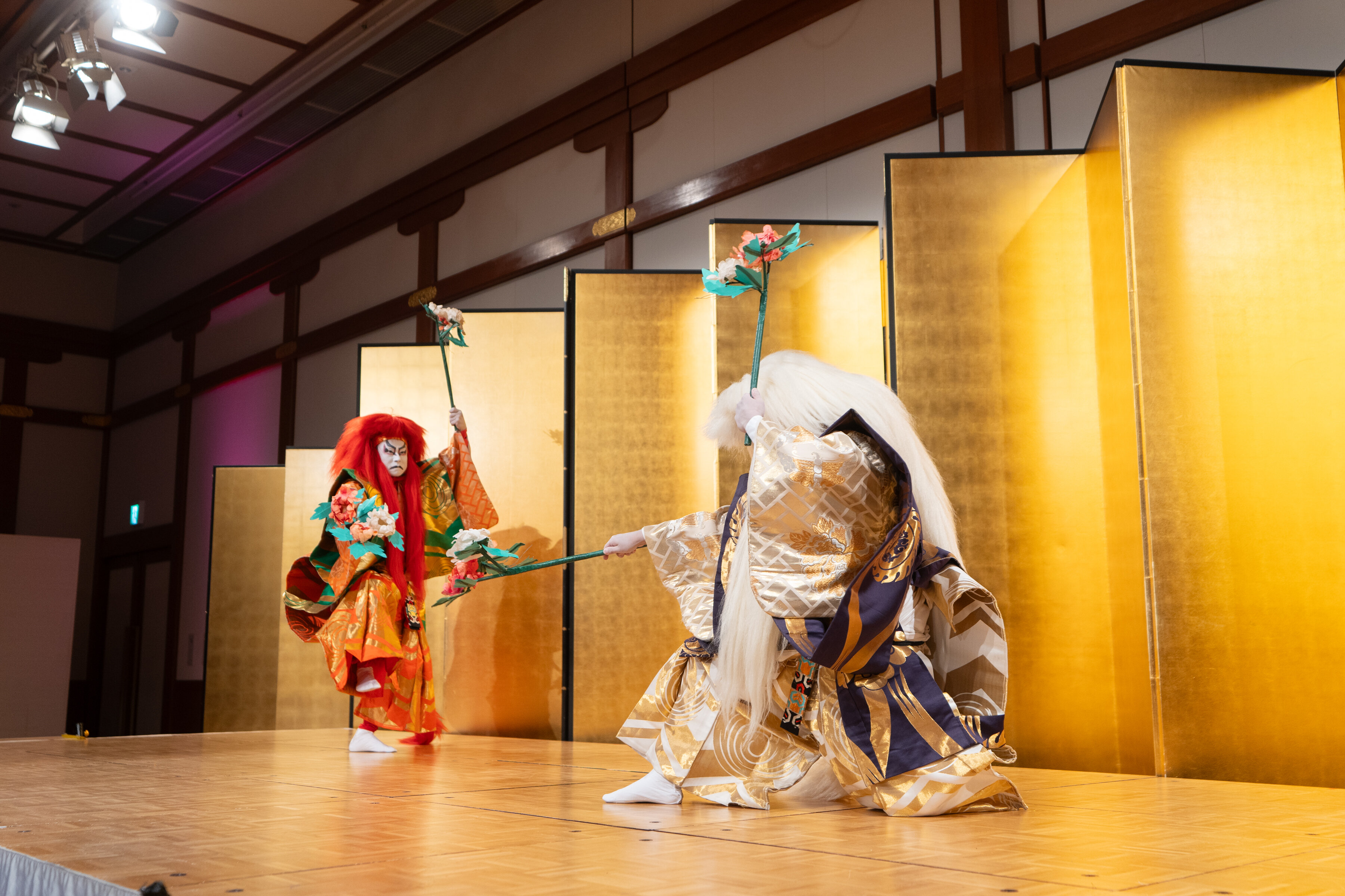 renjishi dancers at voyage